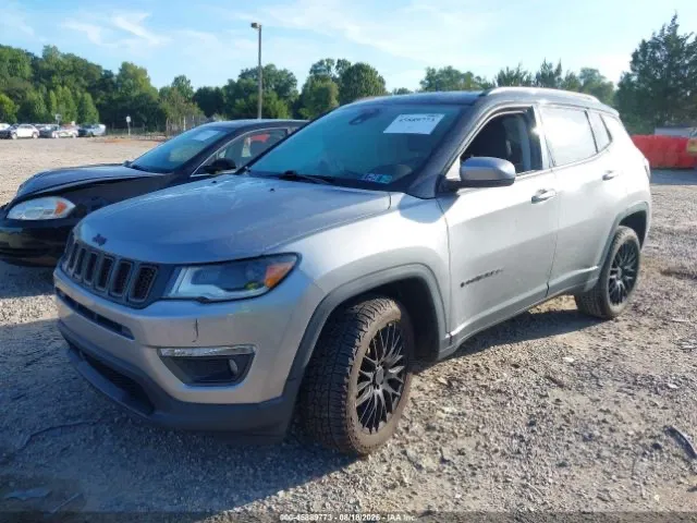 Фото 2019 Jeep Compass