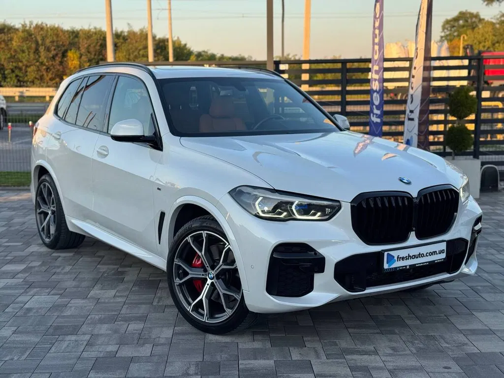 Фото 2022 BMW X5