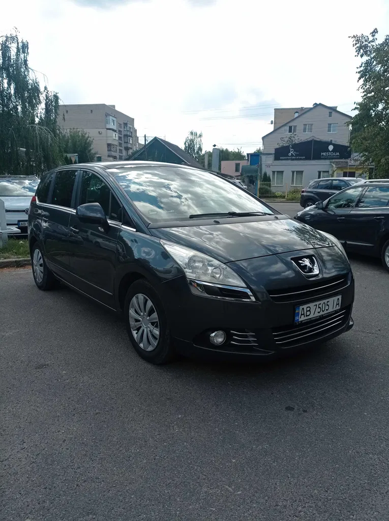 Фото 2010 Peugeot 5008