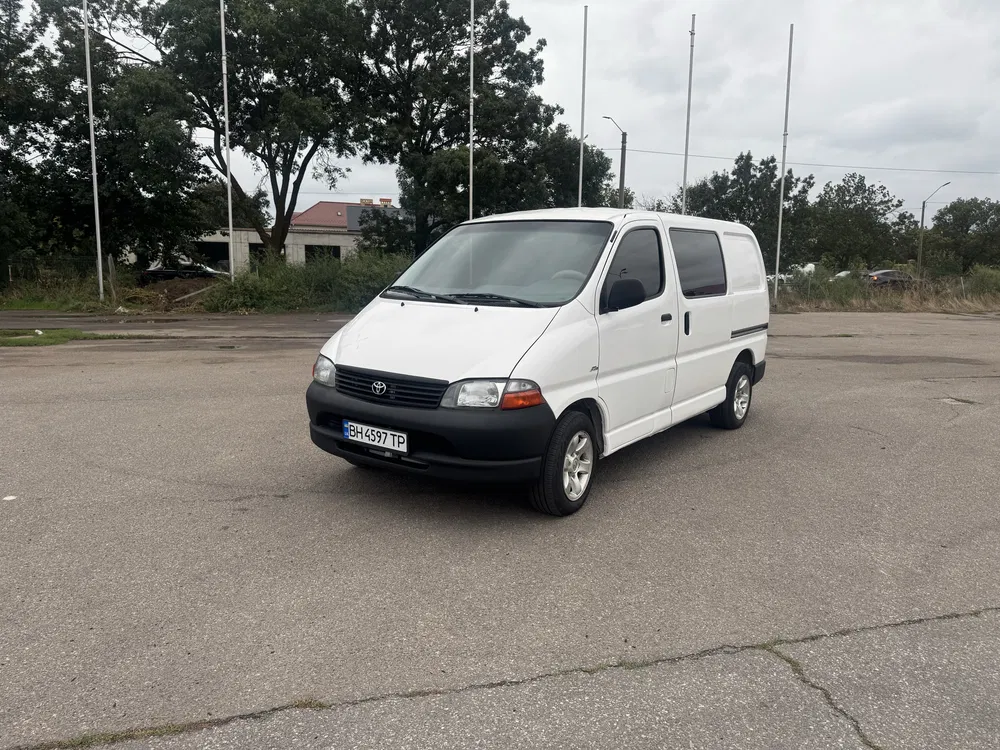 Фото 2003 Toyota Hiace