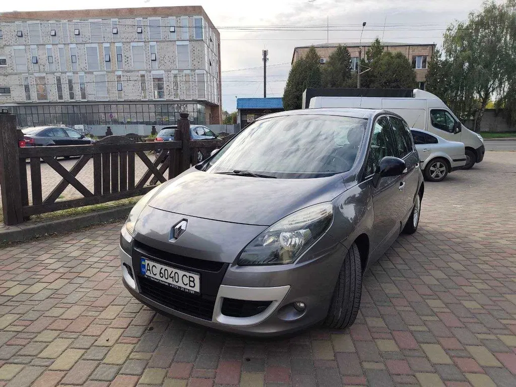 Фото 2011 Renault Scenic III