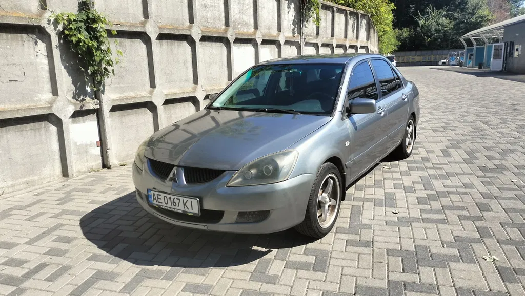 Фото 2004 Mitsubishi Lancer