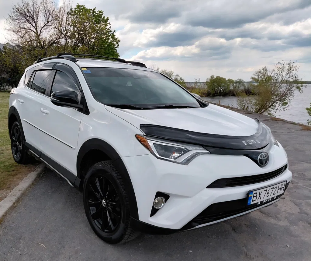 Фото 2018 Toyota RAV 4