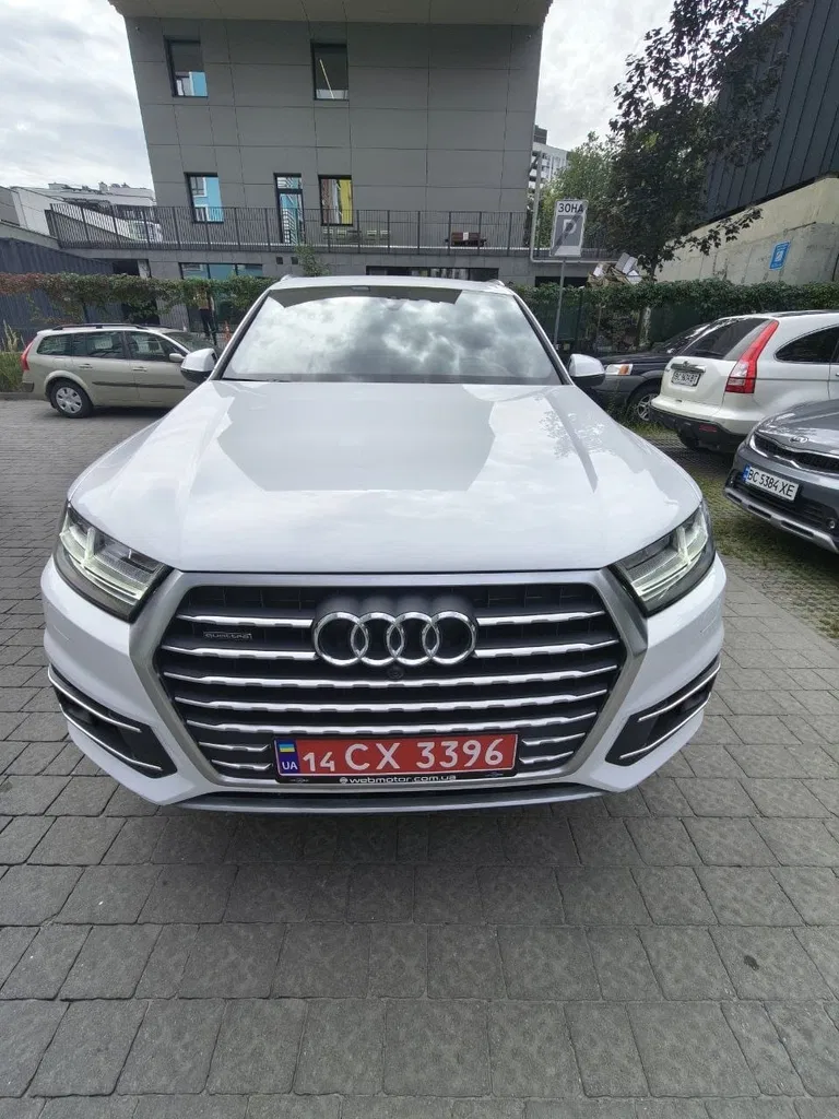 Фото 2019 Audi Q7
