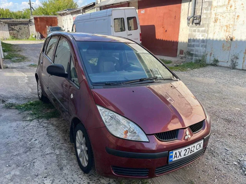 Фото 2005 Mitsubishi Colt
