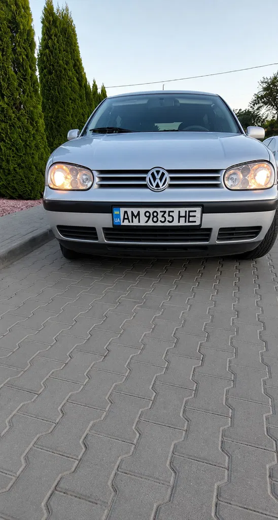 Фото 1999 Volkswagen Golf