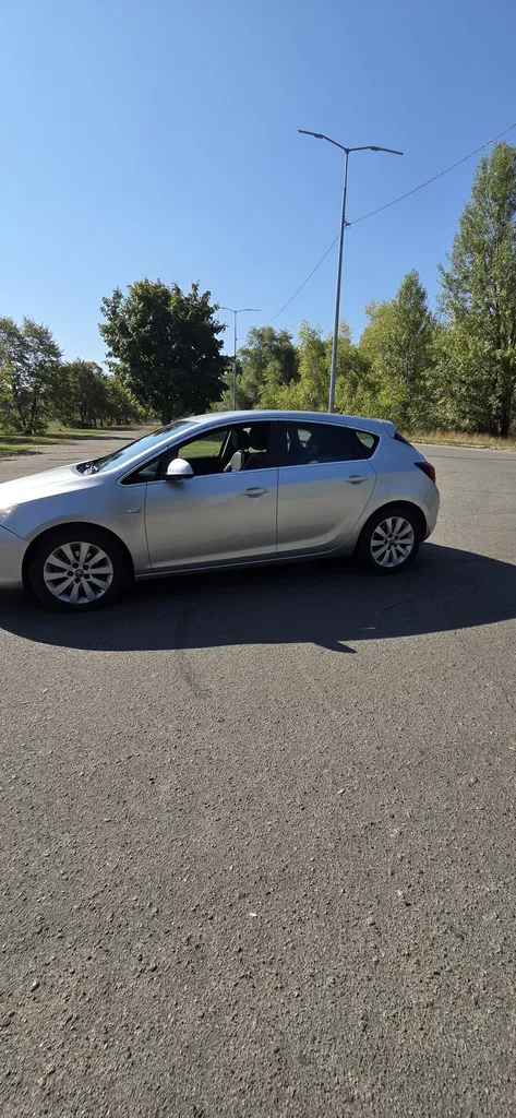 Фото 2010 Opel Astra