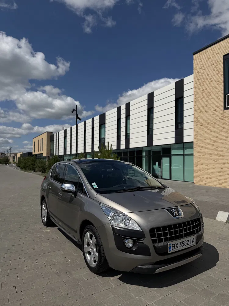 Фото 2011 Peugeot 3008