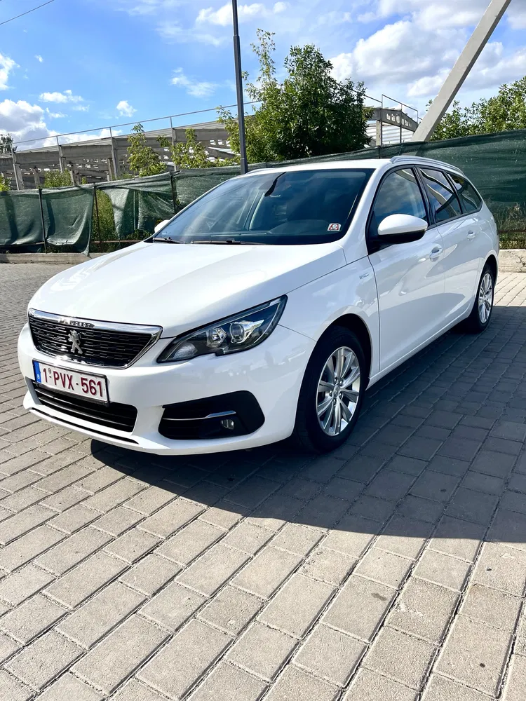 Фото 2020 Peugeot 308
