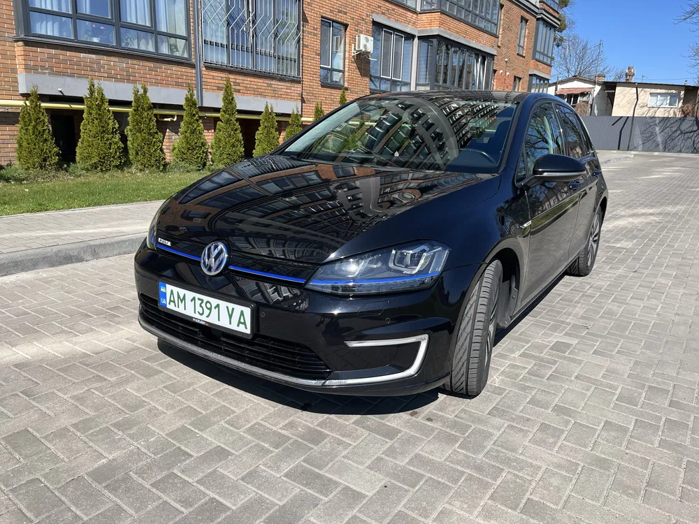 Фото 2017 Volkswagen Golf