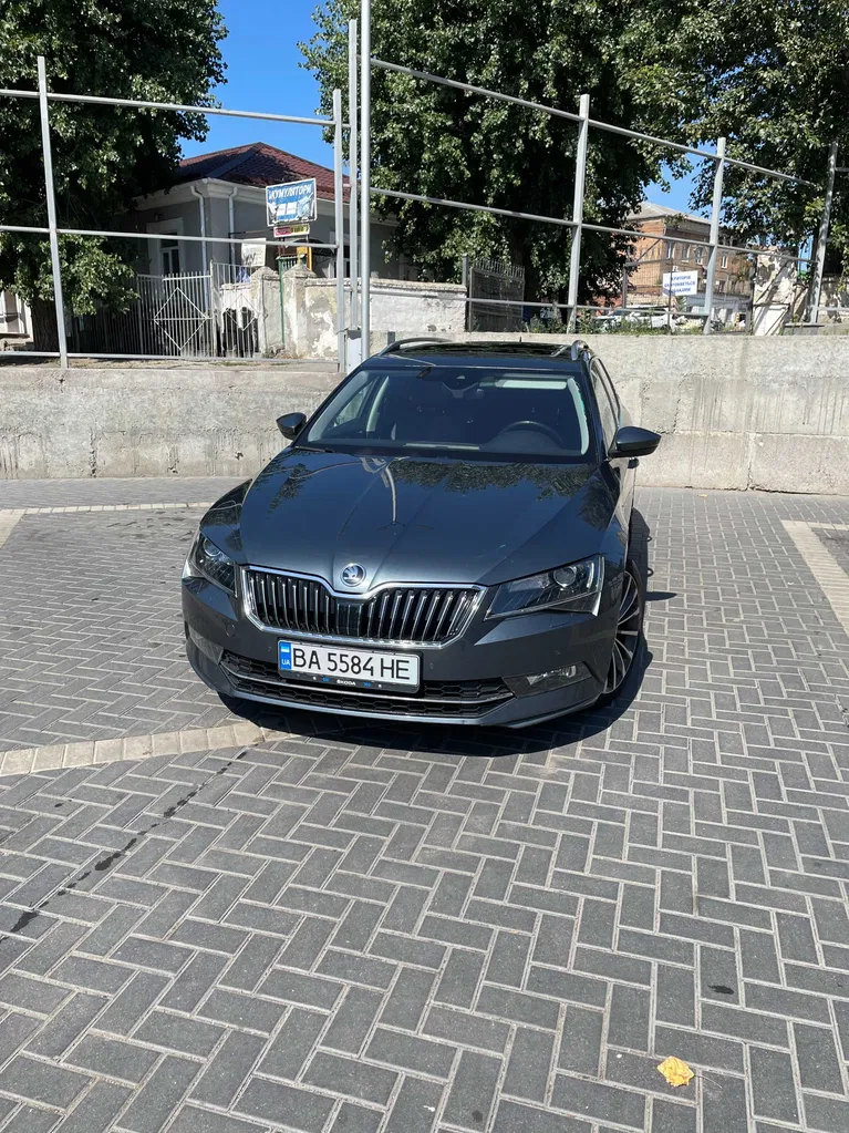 Фото 2016 Skoda Superb