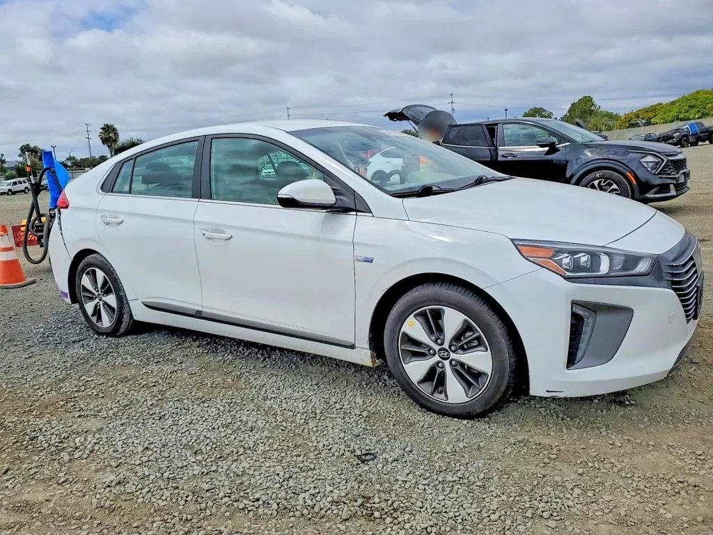 Фото 2018 Hyundai ioniq