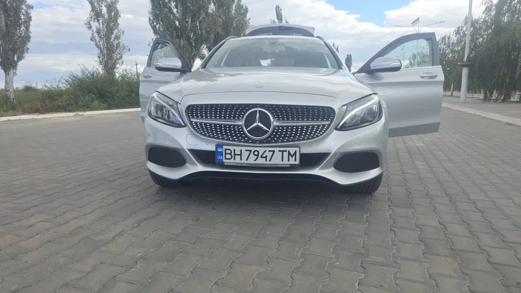 Фото 2015 Mercedes-Benz 200