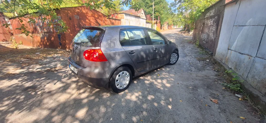 Фото 2005 Volkswagen Golf