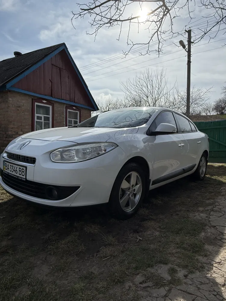 Фото 2012 Renault Fluence