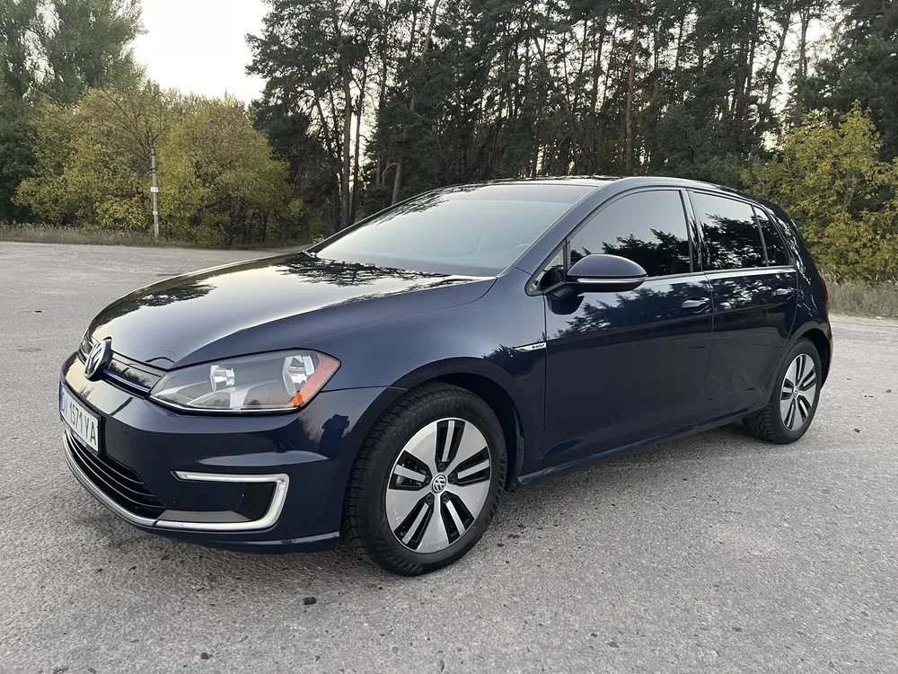 Фото 2016 Volkswagen Golf