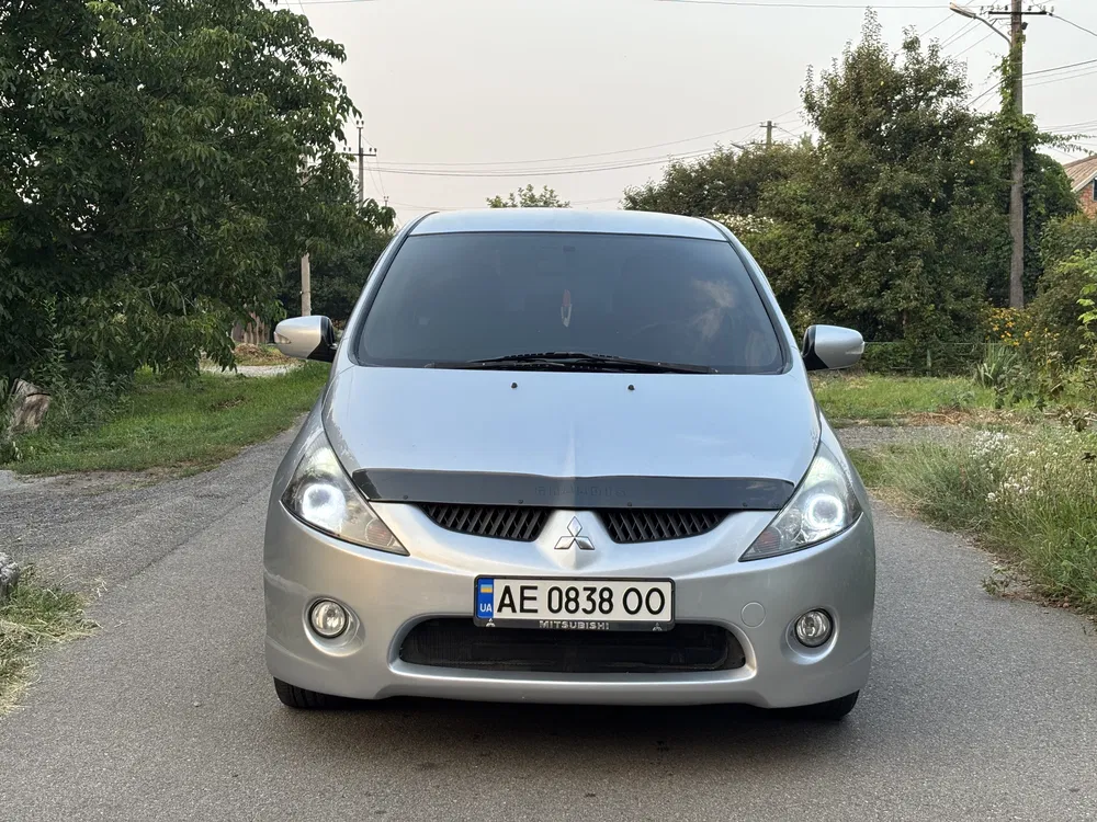 Фото 2006 Mitsubishi Grandis