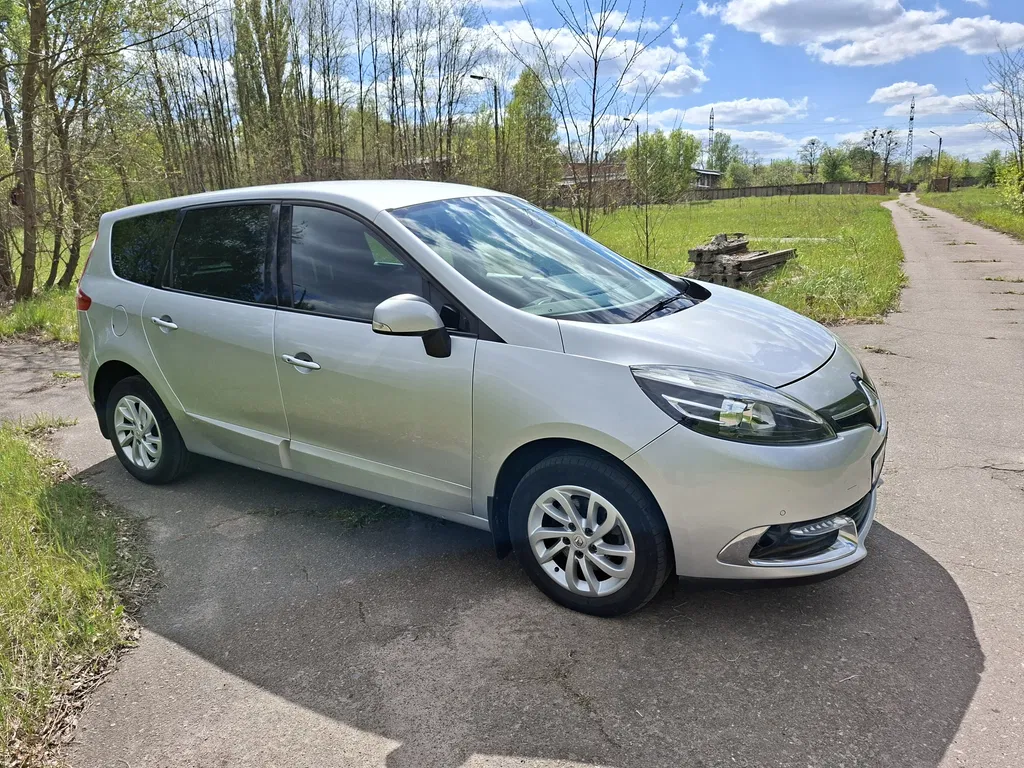 Фото 2014 Renault Grand Scenic