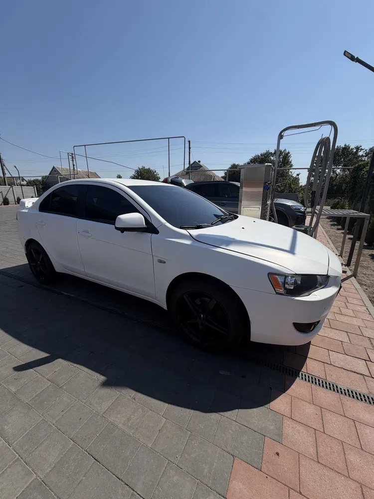 Фото 2012 Mitsubishi Lancer