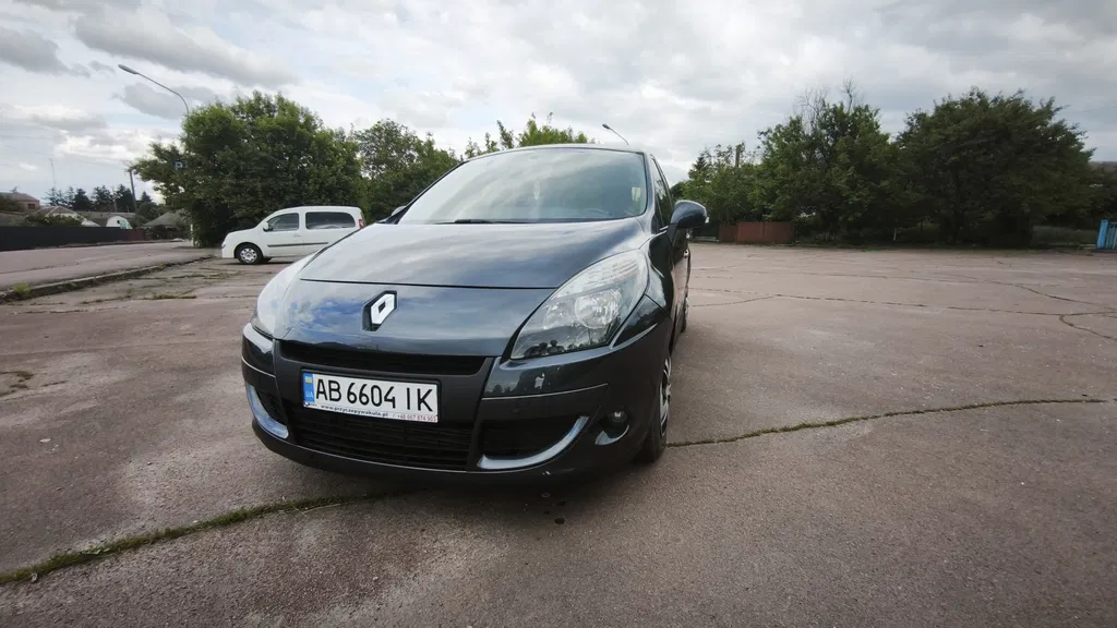 Фото 2011 Renault Scenic III