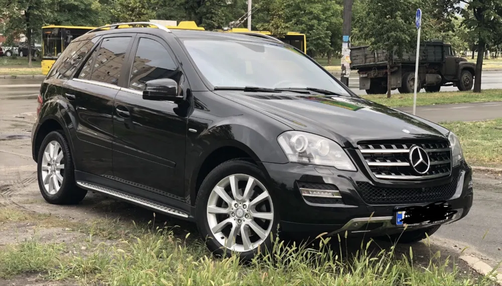 Фото 2011 Mercedes-Benz ML серия