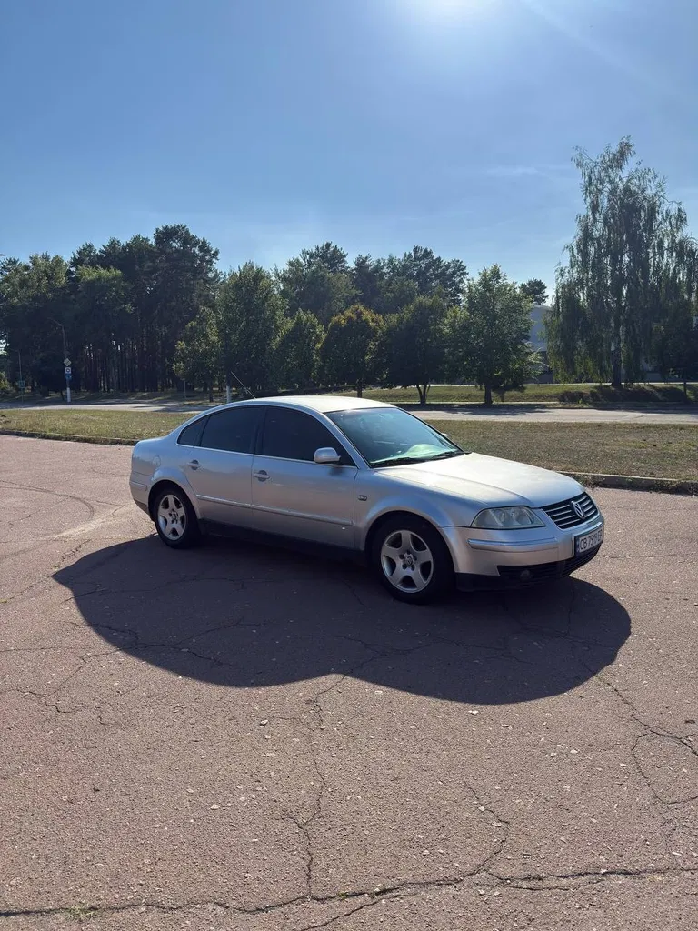 Фото 2001 Volkswagen Passat Sedan
