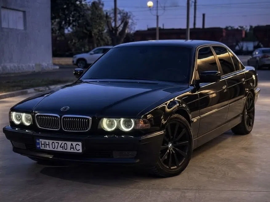 Фото 2000 BMW 7 серія
