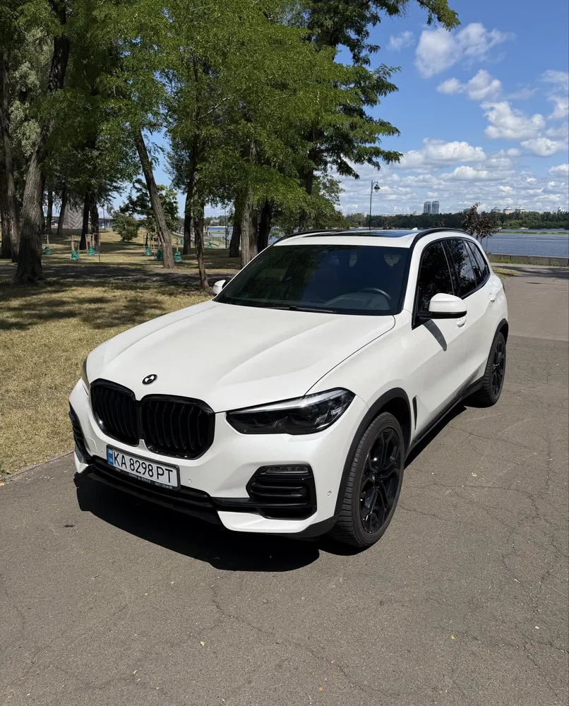Фото 2019 BMW X5