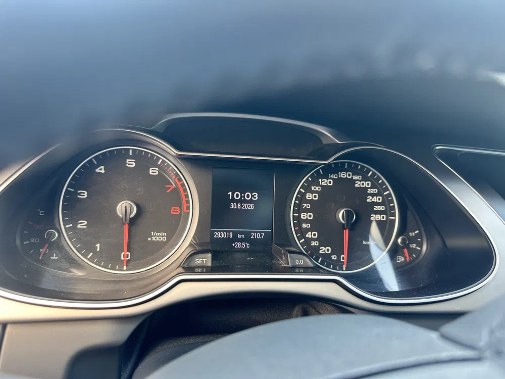 Фото 2012 Audi A4