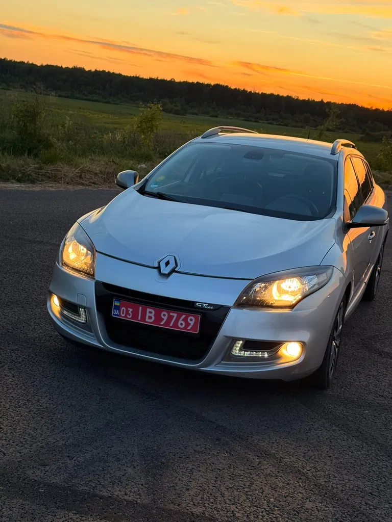 Фото 2012 Renault Megane