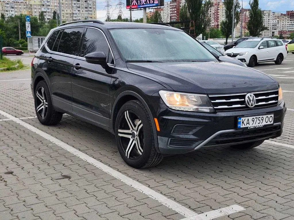 Фото 2018 Volkswagen Tiguan