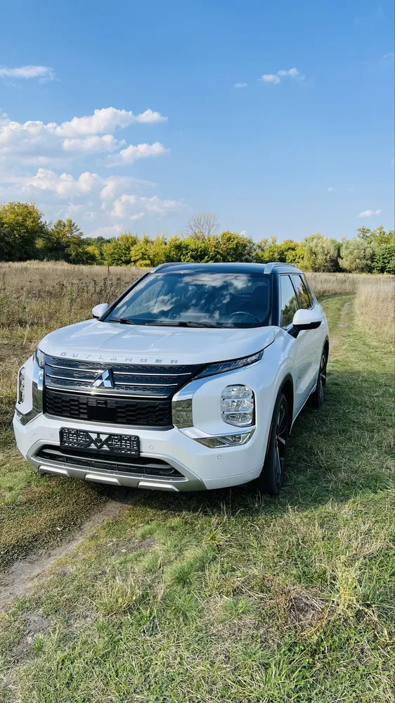 Фото 2022 Mitsubishi Outlander