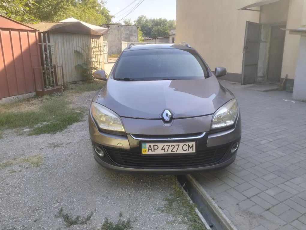 Фото 2012 Renault 4