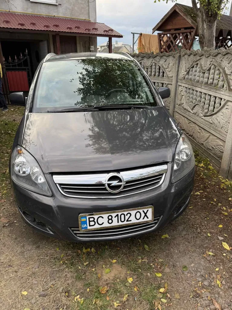 Фото 2013 Opel Zafira