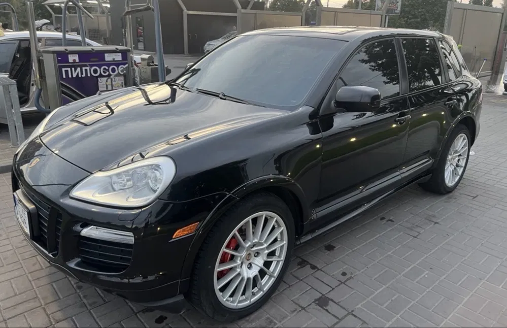 Фото 2008 Porsche Cayenne GTS