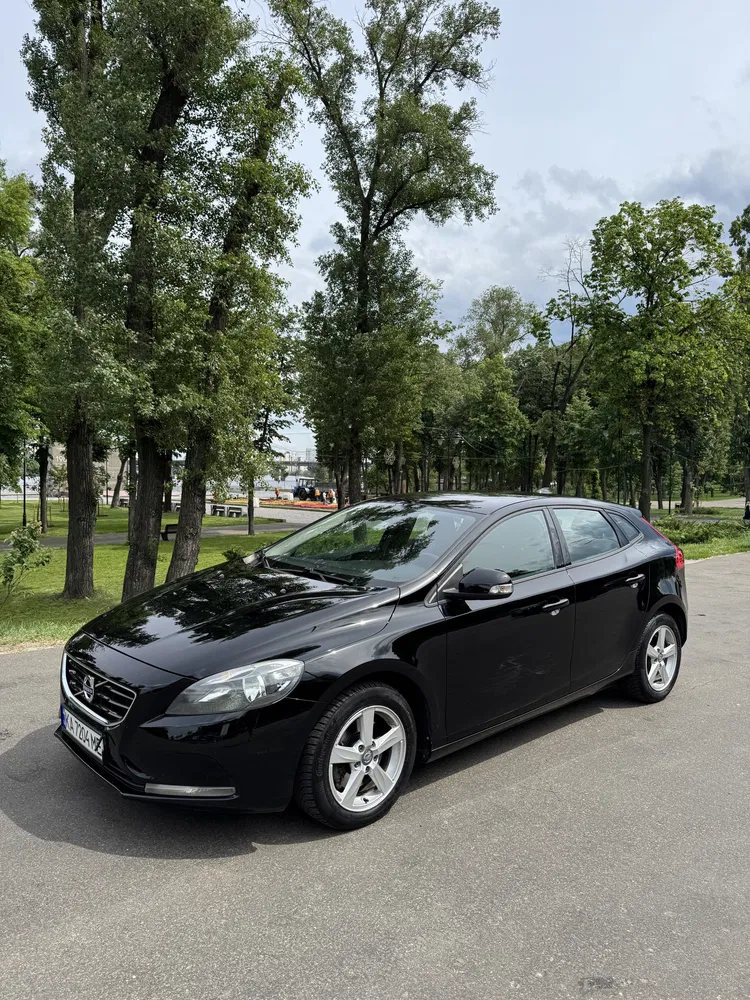 Фото 2014 Volvo V40 Kombi