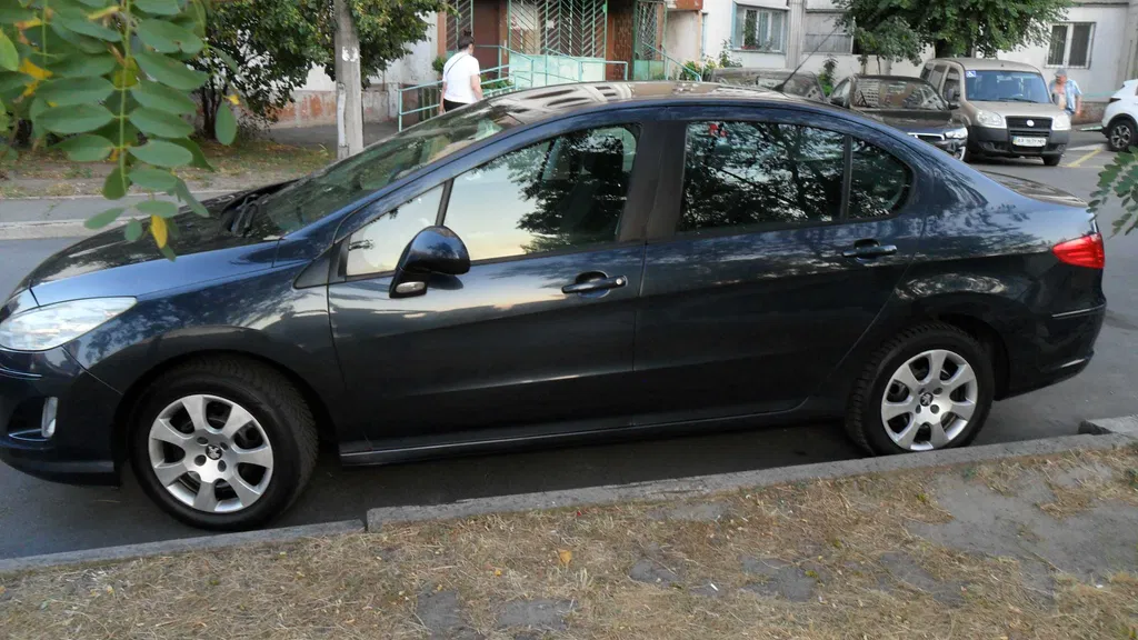 Фото 2012 Peugeot 408