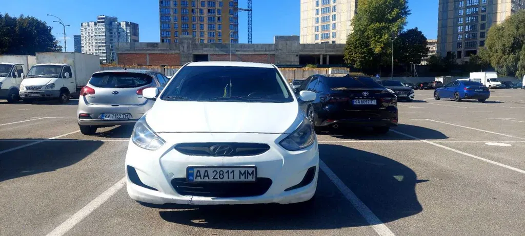 Фото 2013 Hyundai Accent