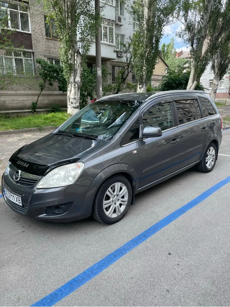 Фото 2012 Opel Zafira