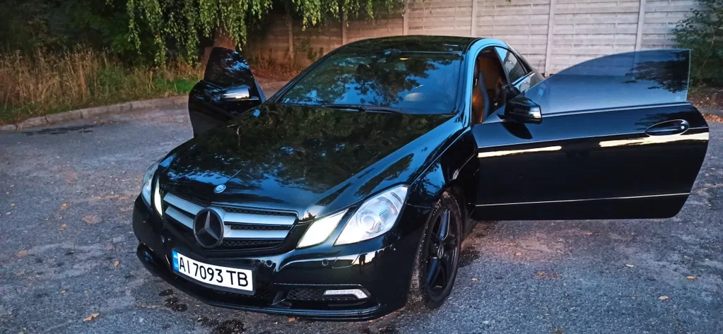 Фото 2010 Mercedes-Benz Coupe