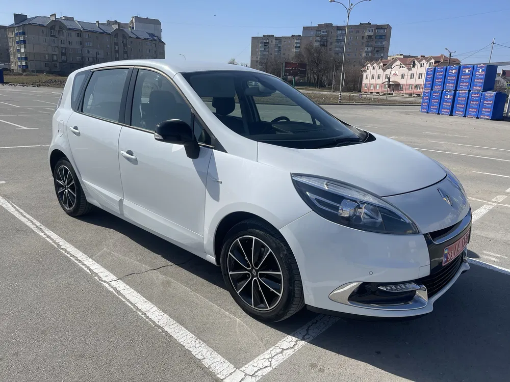 Фото 2012 Renault Scenic III