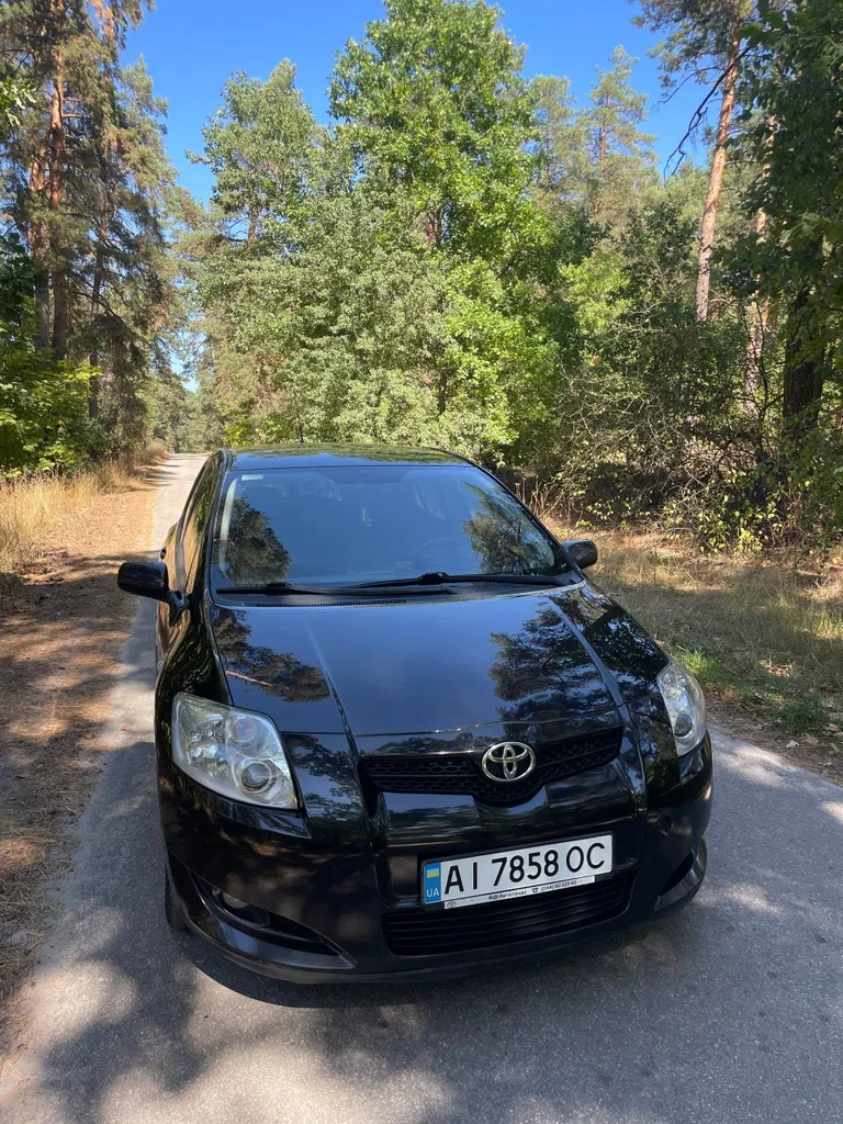 Фото 2009 Toyota Auris