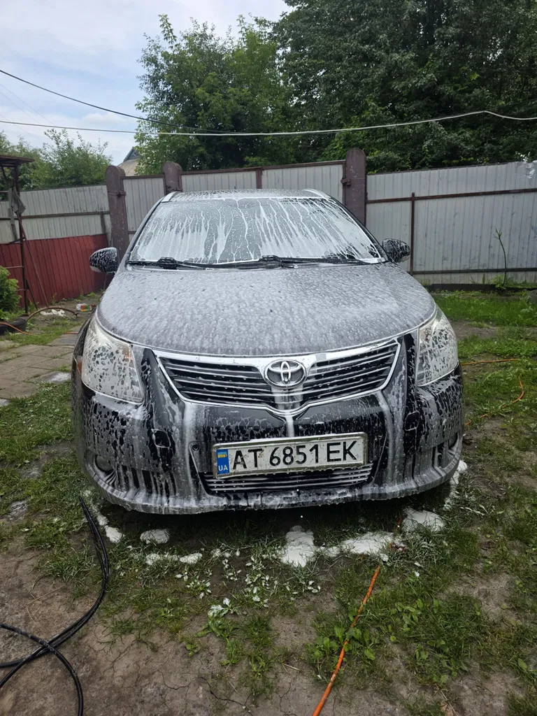 Фото 2009 Toyota Avensis