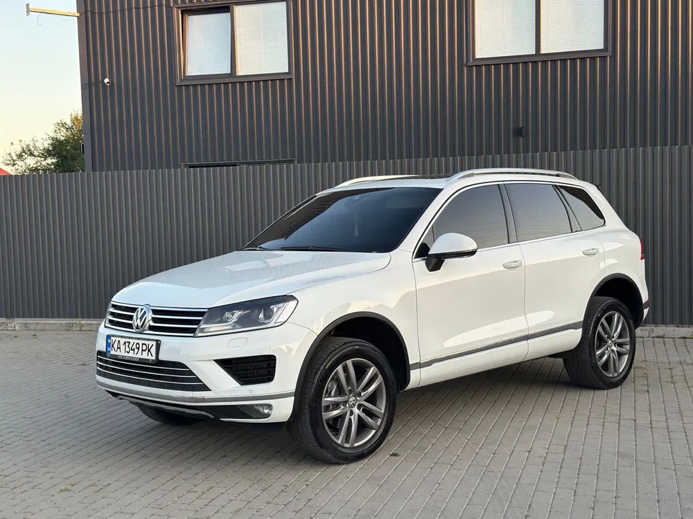 Фото 2015 Volkswagen Touareg