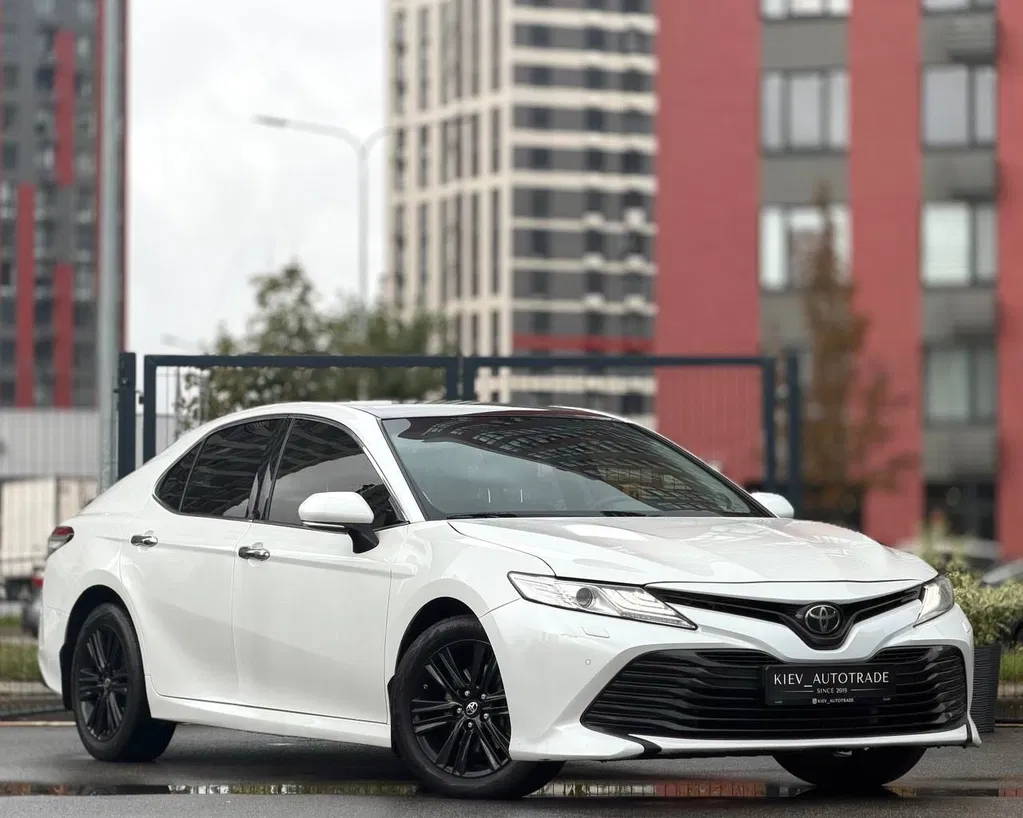 Фото 2018 Toyota Camry