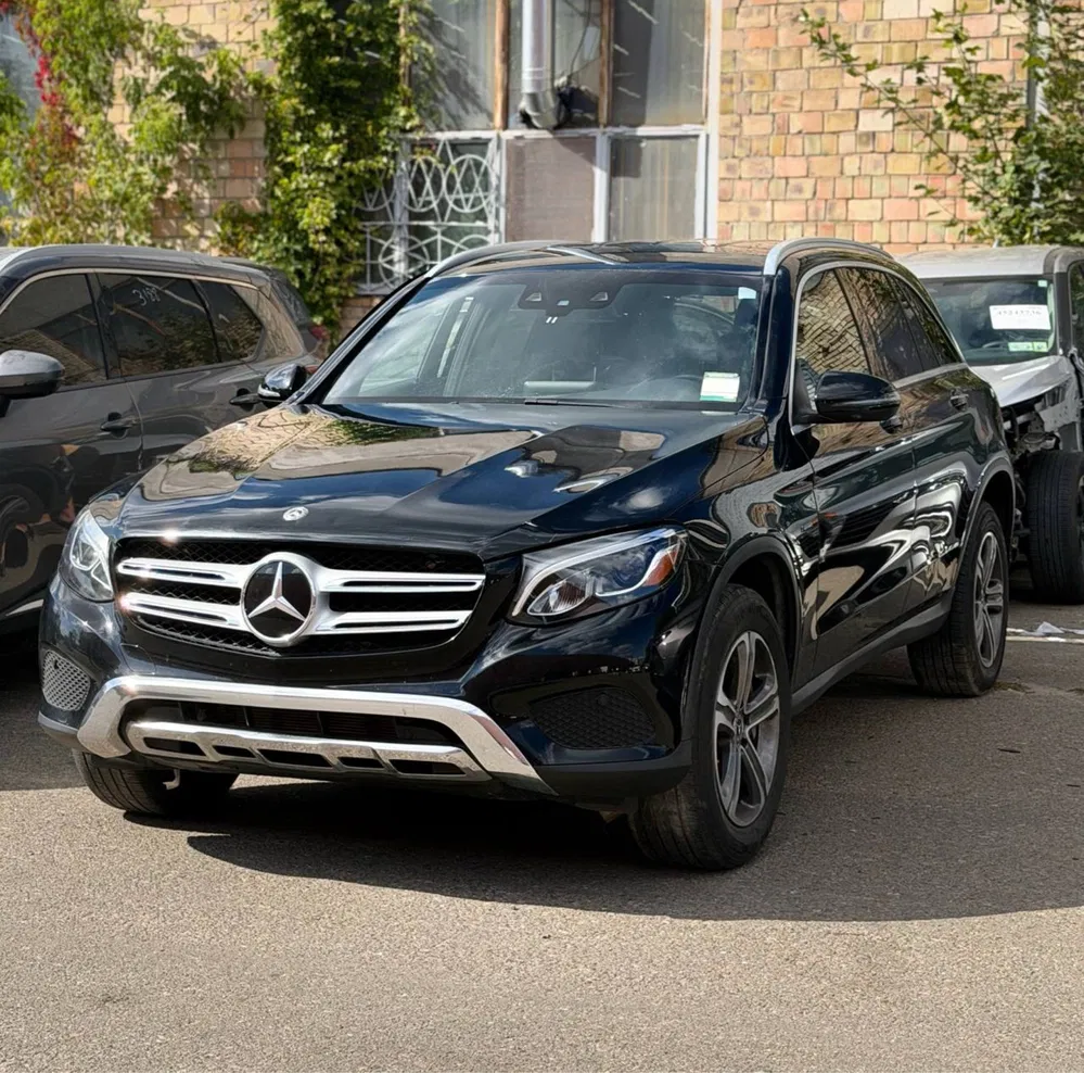 Фото 2019 Mercedes-Benz glc