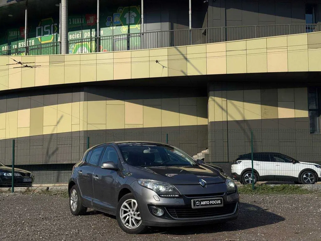 Фото 2012 Renault Megane