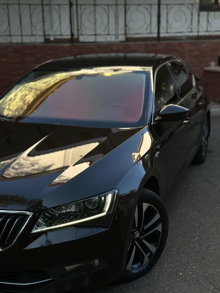 Фото 2017 Skoda Superb