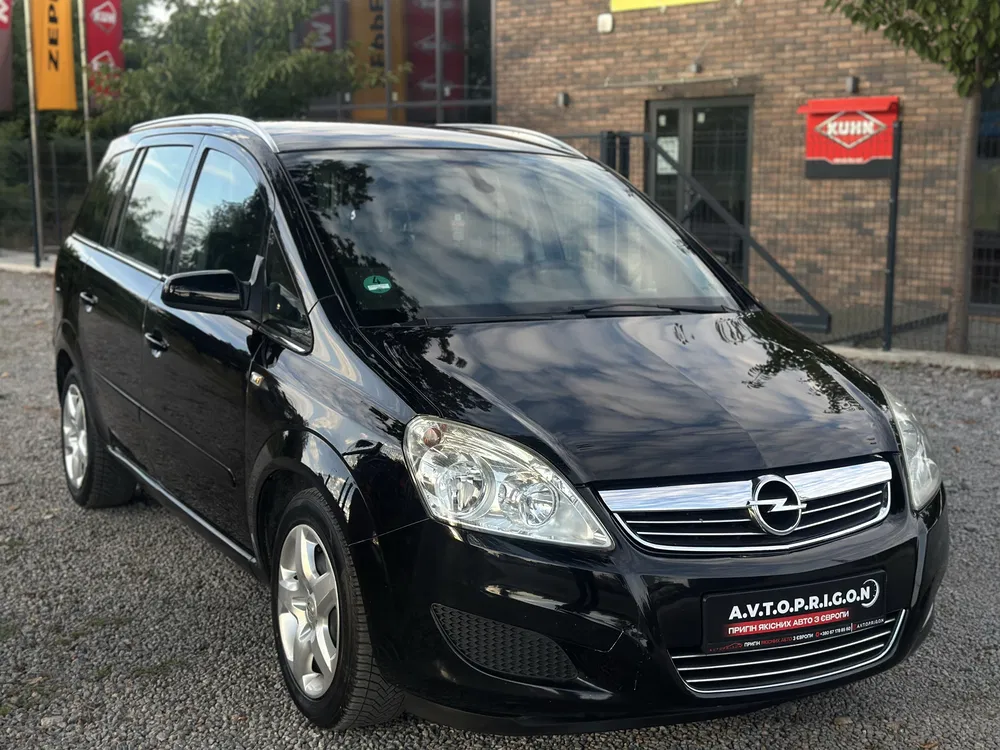 Фото 2009 Opel Zafira