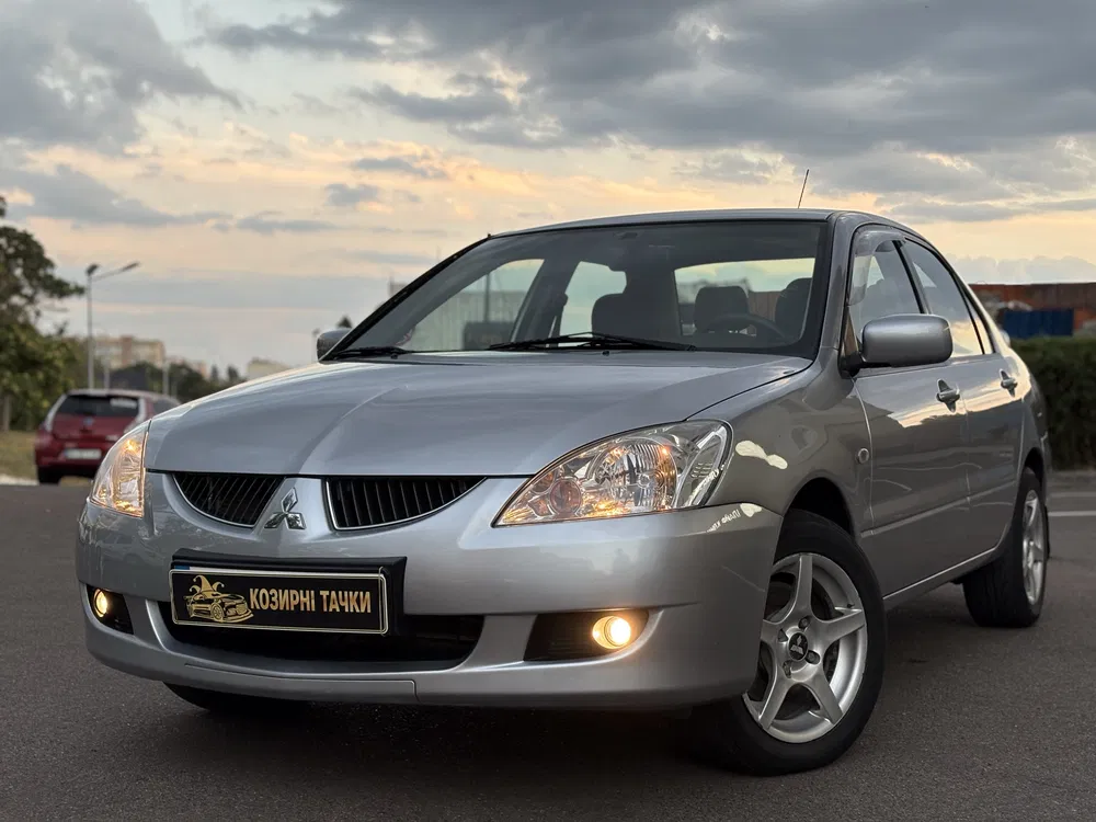 Фото 2003 Mitsubishi Lancer